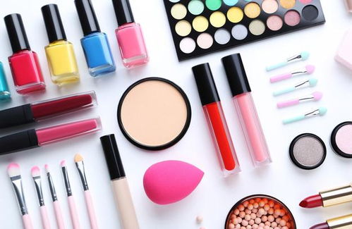 素顏與妝容之間 大學(xué)校園中的自我表達(dá)與審美自由